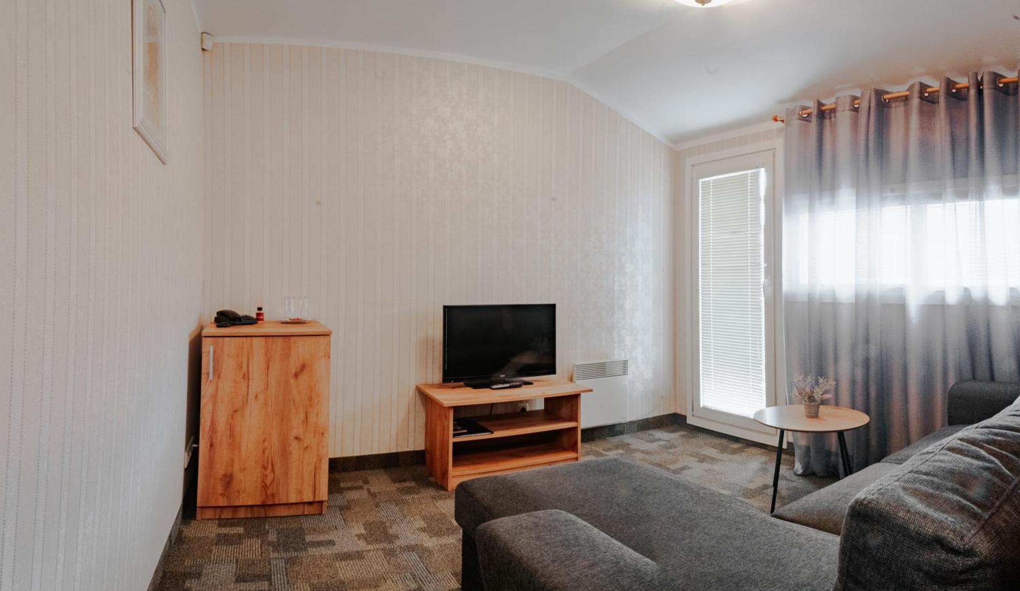 Hotell Wironia Jõhvi Exterior foto